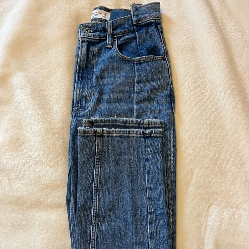 Abercrombie & Fitch, size 25/0 regular, The ‘90s Straight Ultra High Rise